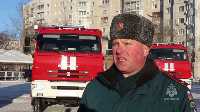 В Благовещенске амурским подразделениям МЧС передали ключи от новых пожарных машин
