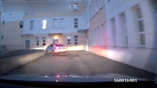 Экипаж ДПС довез благовещенку с предродовыми схватками до перинатального центра