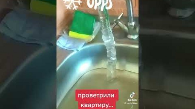 Видео благовещенки со льдом из-под крана собрало в TikTok больше полумиллиона просмотров