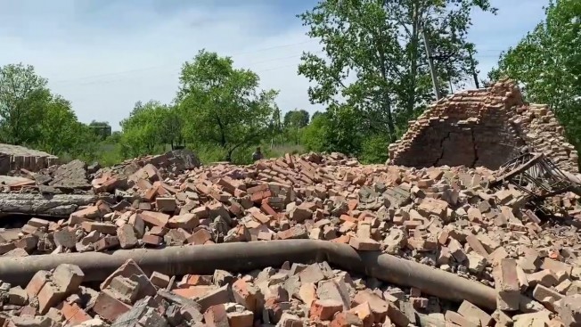 В Белогорске упала водонапорная башня, построенная в 1970 году. Видео: мэр Станислав Мелюков