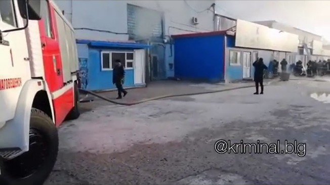 Пожар на базе «Амур» в благовещенске. Видео: @instagram.com/kriminal.blg