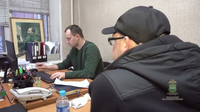 В областном центре задержан сообщник кибер-мошенников. Видео: УМВД России по Амурской области.