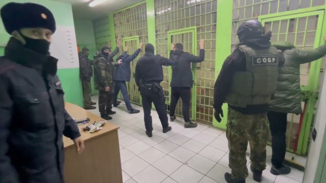 В Благовещенске задержали парней за нецензурную брань и агрессию на улице