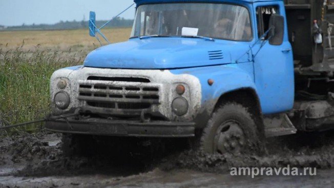 Уборочная после паводка: хозяйство «Амурское» в Ивановском районе убирает ячмень