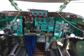 Внутри самолет 89 года постройки напоминает компьютер.