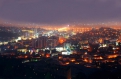 Ночной Сеул манит туристов  огнями небоскребов,  кафе и ресторанов.