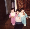 В семье Саркисян в 1995 году родились двойняшки Арам и Диана, а старшему  сыну исполнилось 10 лет.