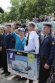 Екатерина Стриженова вручила доблестным морякам плазменный телевизор.