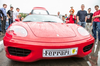 Ferrari   взял Гран-при автошоу в Благовещенске