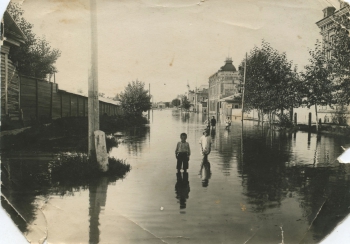 «Наводнение 1928 года: по реке плыли дома и магазины»