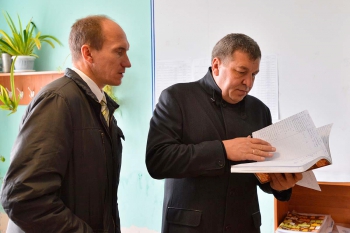 Министр Игорь Слюняев встретился с пострадавшими от наводнения амурчанами