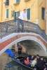 Венеция привлекает туристов, но теряет жителей