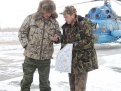 Охотоведы Михаил Лесик и Максим Чечель ведут учет диких животных с воздуха.