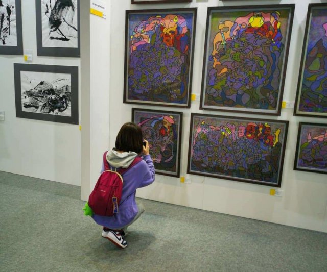 Работы амурских художниц представлены на международной выставке искусств в Шанхае