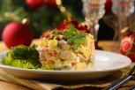 Новогодняя переориентация: кафе и рестораны Благовещенска продают праздничные салаты килограммами 