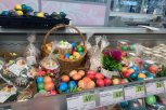 Доплата за цвет: в супермаркетах Благовещенска горожане активно раскупают крашеные яйца