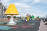 Зонтики от солнца, вода и туалет круглый год: идеи благовещенцев для детской площадки на набережной