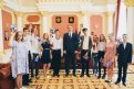 В Приамурье первые паспорта лучшим школьникам вручает губернатор. Фото: архив АП