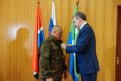 Двое жителей Белогорска вернулись с СВО и получили награды из рук губернатора. Фото: amurobl.ru