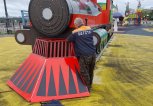 Детскому паровозику на набережной Благовещенска прикрутили металлический путеочиститель