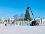 Точно все: в Белогорске убирают новогоднюю ель и световые конструкции