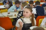 «Не можем налюбоваться нашим кафе»: в школе села Среднебелая кормят с душой и детей, и взрослых