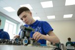 Роботы-танки в Благовещенске: школьники-инженеры бьются за победу на соревнованиях по робототехнике