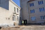 В Тамбовке подрядная организация ведет демонтажные работы в здании будущей поликлиники