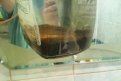 Из крана вместо воды у жительницы Белогорска льется жидкость с червями (видео)