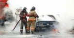 Семь шимановских пожарных тушили горящий автомобиль