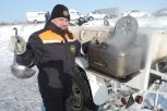 Спасти и обогреть: сотрудники МЧС тренировались спасать людей из снежного плена