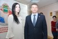 Председатель Молодежного парламента Анна Учаева и спикер Заксобрания Константин Дьяконов.