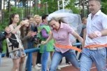 Невеста на пробежке: в Белогорске провели забеги молодоженов