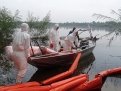 Нефтепродукты вместе с дождем попали в реку Бурею