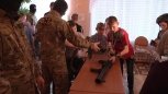Сотрудники амурского ФСБ дали детдомовцам мастер-класс рукопашного боя