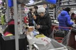 Без тележки нельзя: в Зее 82-летнюю пенсионерку не пустили в магазин посмотреть цены