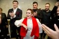 За кулисами участница «Голоса» Этери Бериашвили устроила зажигательные кавказские танцы.