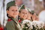 Детки в форме: в День Победы на амурские улицы вышли маленькие солдаты, медсестры и морячки
