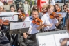 Международный оркестр сыграл на набережной Амура «Музыку Победы»