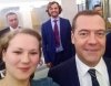 Душевно пообщались: амурчанка сделала селфи с Дмитрием Медведевым и рассказала ему про гектар