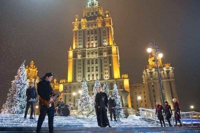 Первый канал в новогоднюю ночь устроит мега-концерт на улицах столицы