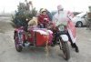 Дед Мороз в Благовещенске прокатил на мотоцикле особенных детей