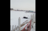 В Хэйхэ автомобиль вылетел на лед Амура — водитель побежал в Россию (видео)