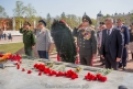 Благовещенцы возложили цветы к памятнику воинам-амурцам накануне Дня Победы