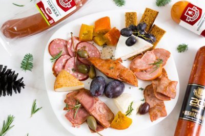 В Новый год с «Ратимир»: компания позаботилась о деликатесах на праздничном столе своих покупателей