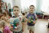 Белогорских детсадовцев учат тратить деньги в игрушечном банке и магазине