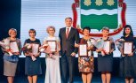 Лучших учителей Амурской области наградил губернатор