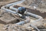 Новый канализационный трубопровод вместо забитого илом проложили в Белогорске