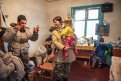 Сгорели за ночь: амурская семья с пятью детьми будет встречать Новый год в разваливающейся избе