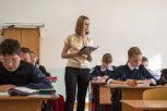 Учат в школе: в Амурской области сформировали список земских учителей